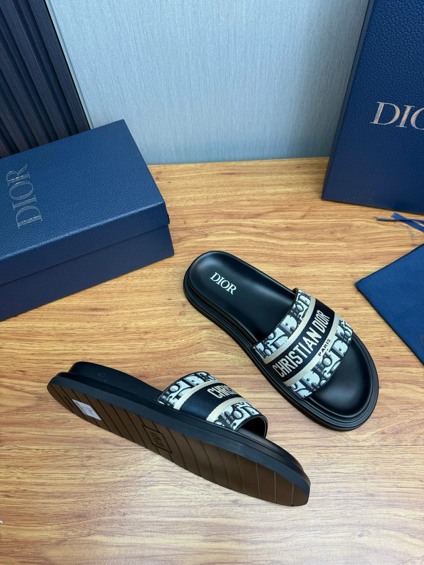 Men's shoes 260💰 Dior. Men's slippers🩴Official website 1:1 production 38-45 size 45 46 🉑️Customized original material shipped✅